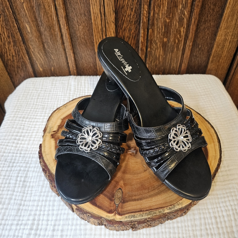 Black Sandals with Silver Accent.